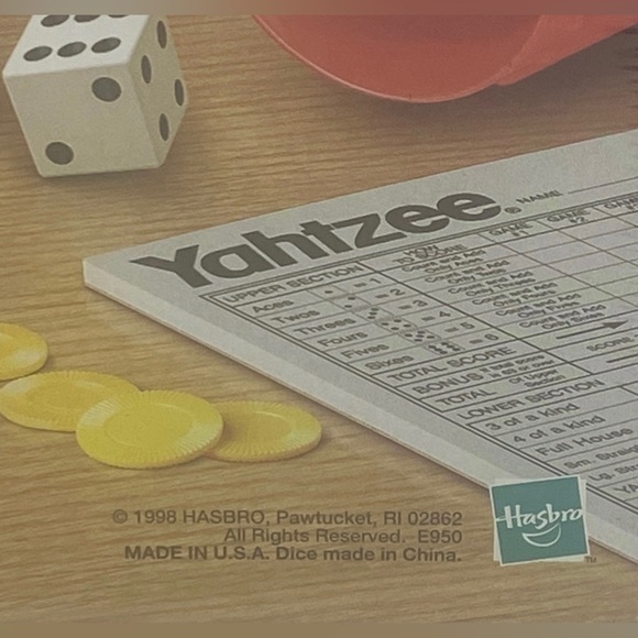 Vintage Yahtzee 1998 Milton Bradley Company Game Night Family Game Complete New - Picture 10 of 11
